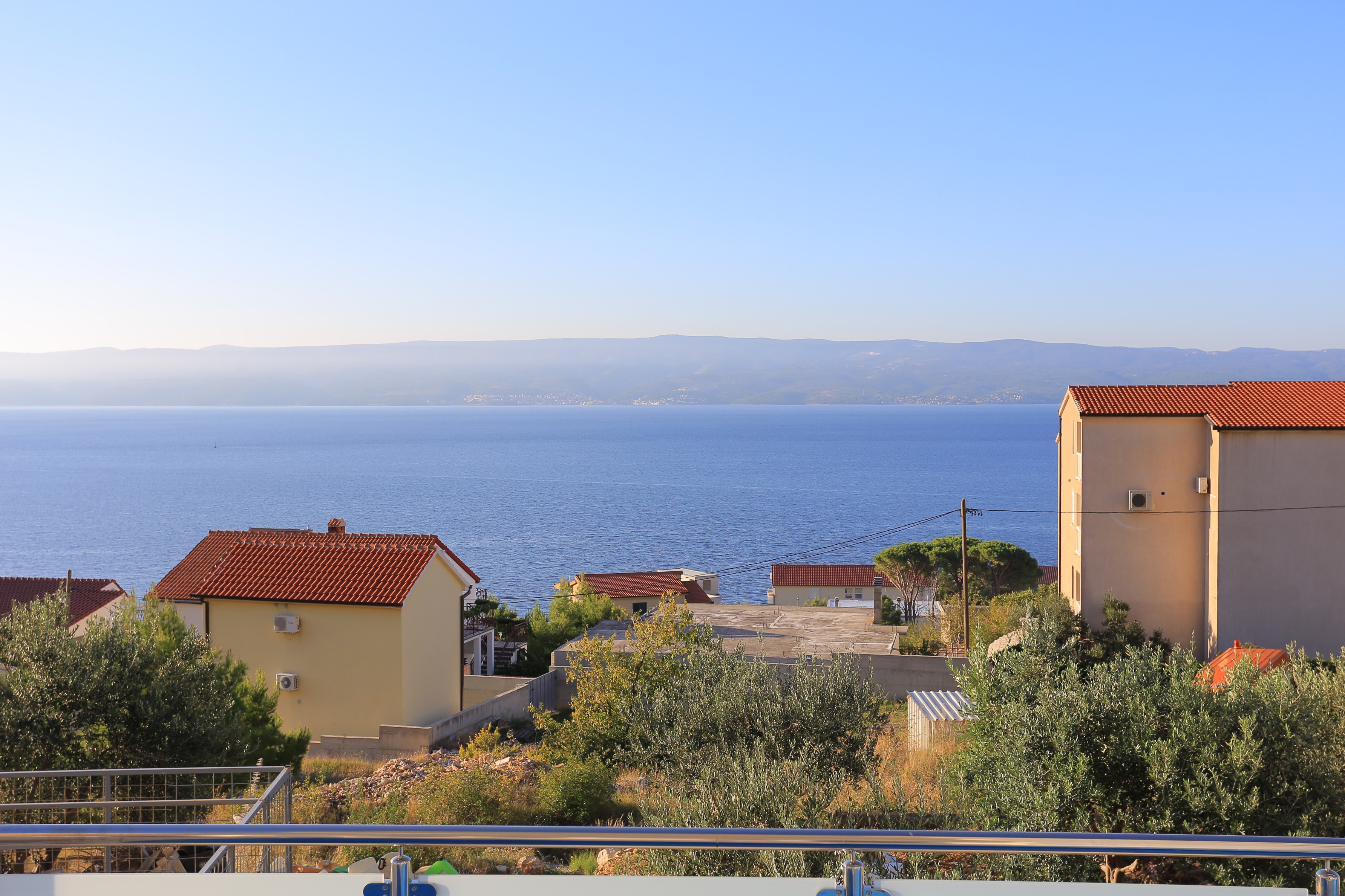 Two bedroom apartment with terrace and sea view Mali Rat, Omiš  A-a