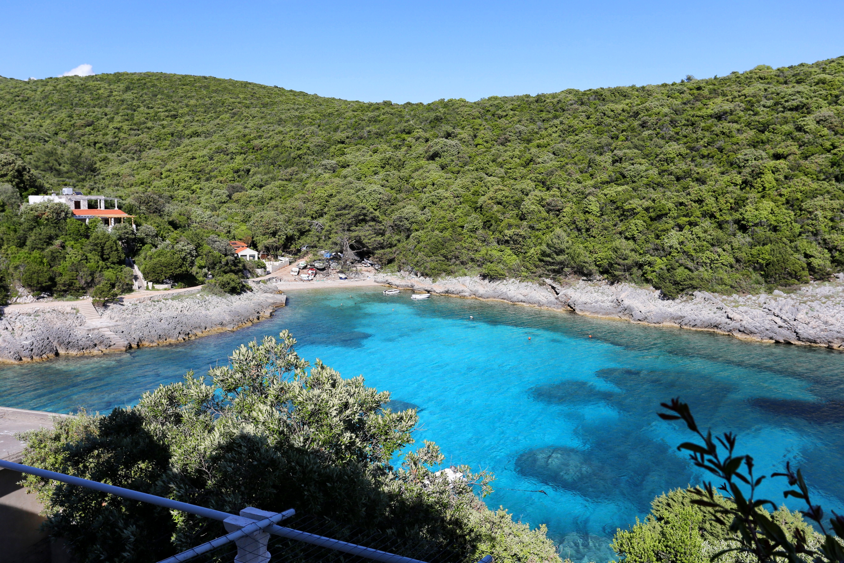 Two bedroom apartment near beach Cove Rasohatica, Korčula  A-a