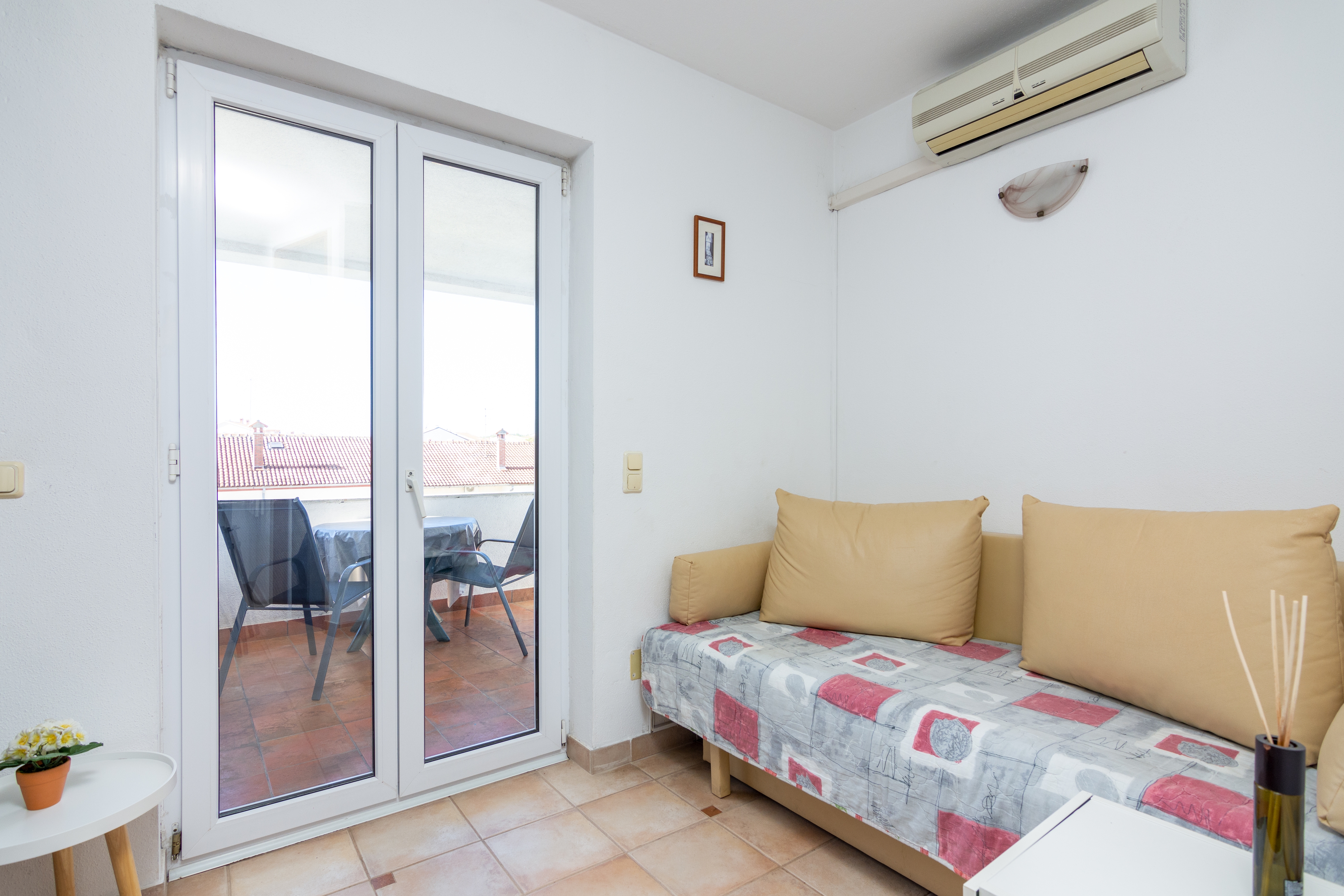 One bedroom apartment with terrace Rovinj (A-9701-a)