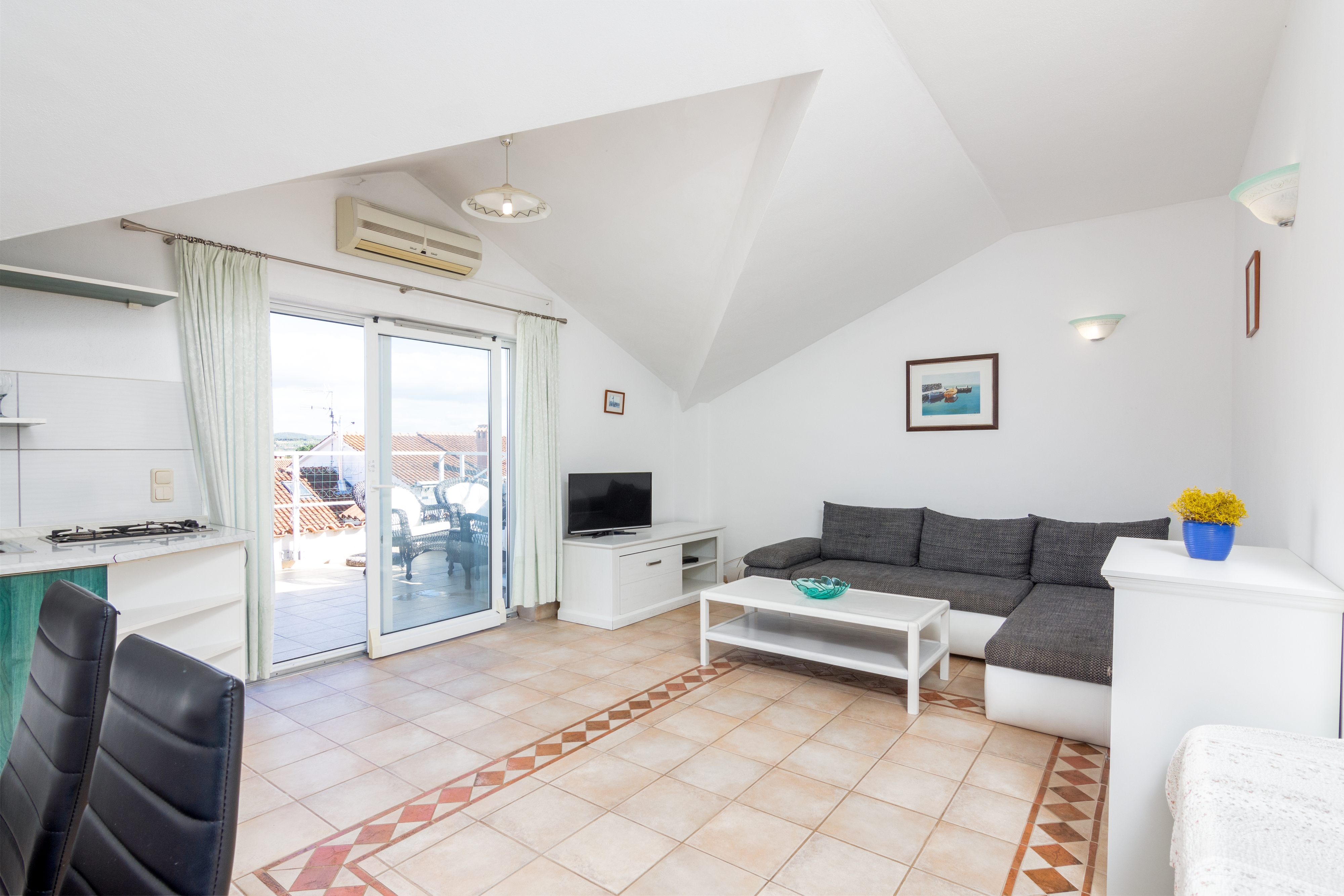 One bedroom apartment with terrace Rovinj (A-9702-a)