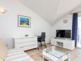 Rovinj, Woonkamer in the studio-apartment, air condition available en WiFi.