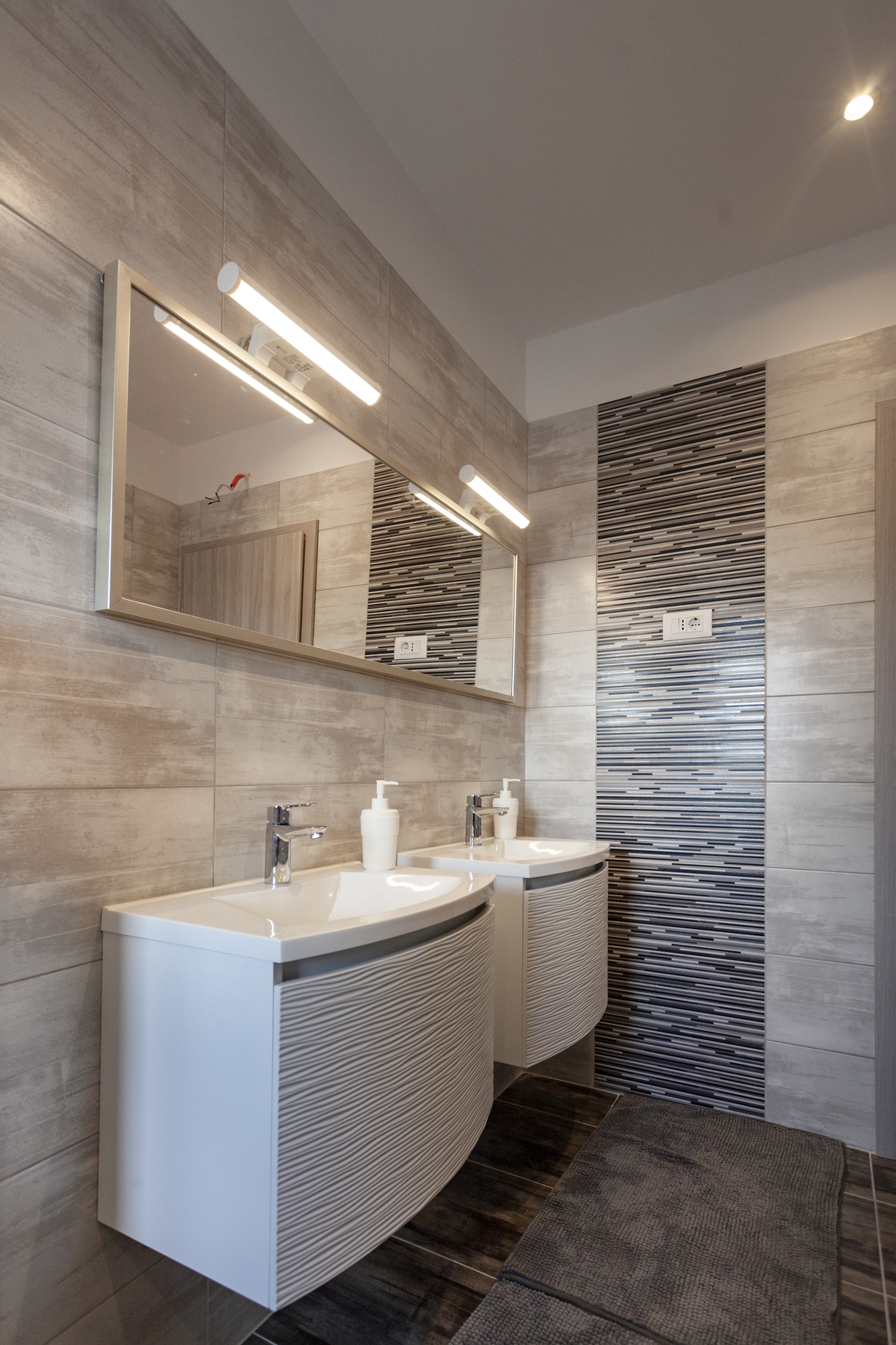 Three bedroom apartment with terrace Valbandon, Fažana  A-b