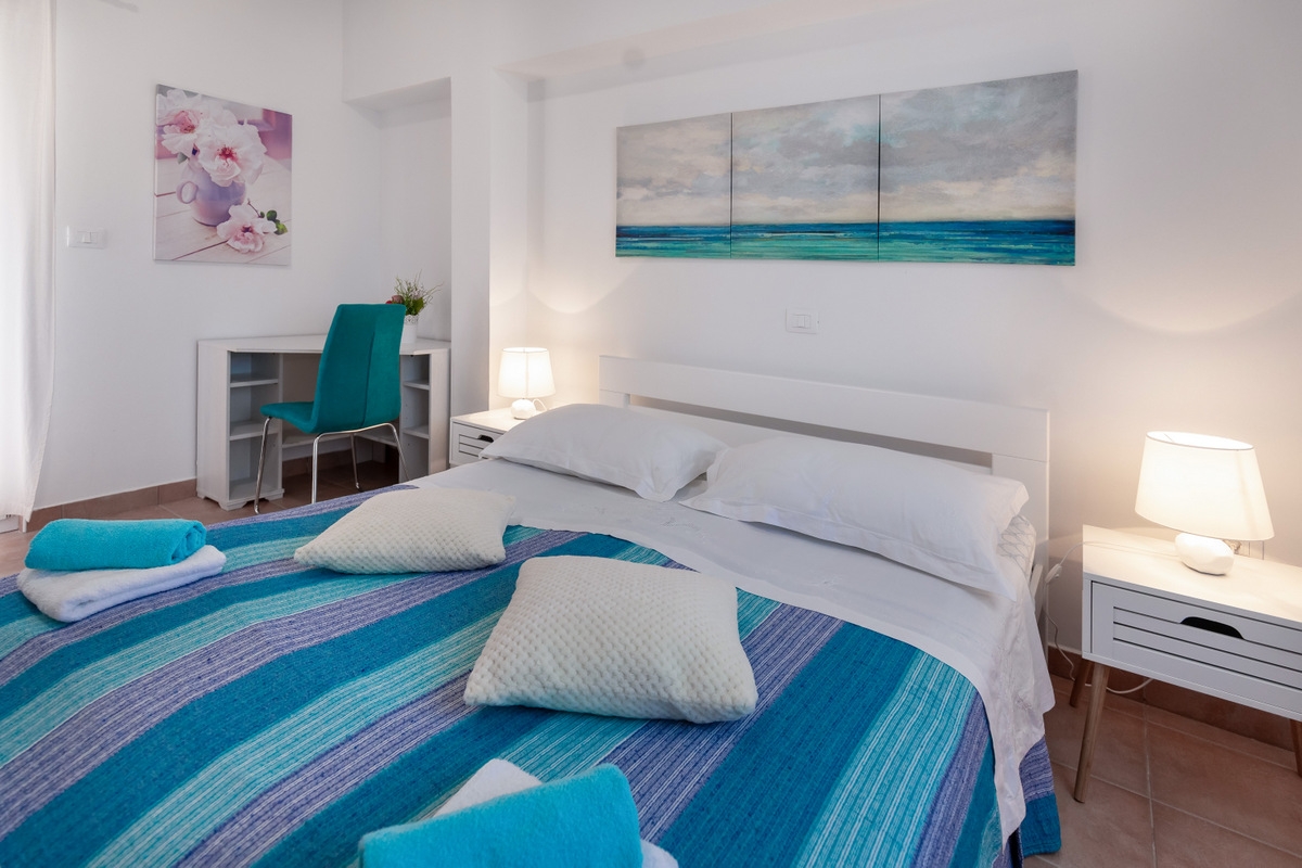 One bedroom apartment with terrace Valbandon, Fažana  A-c