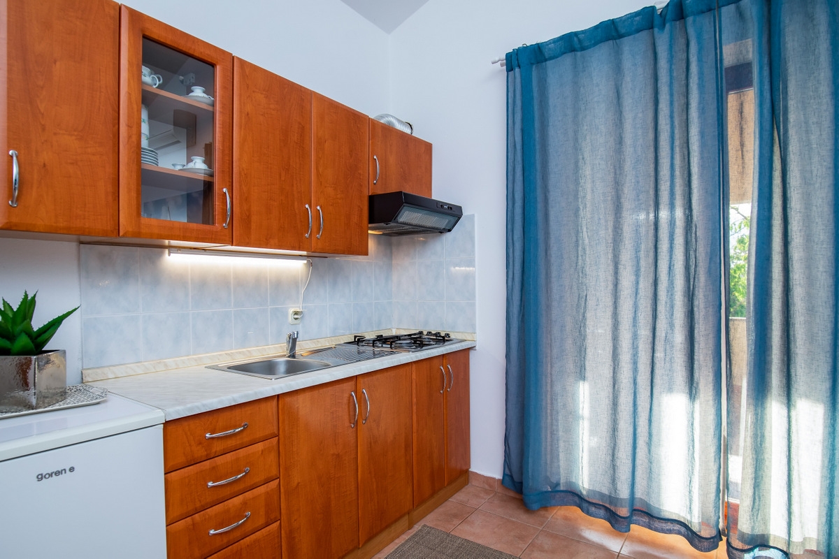 One bedroom apartment with terrace Valbandon, Fažana  A-c