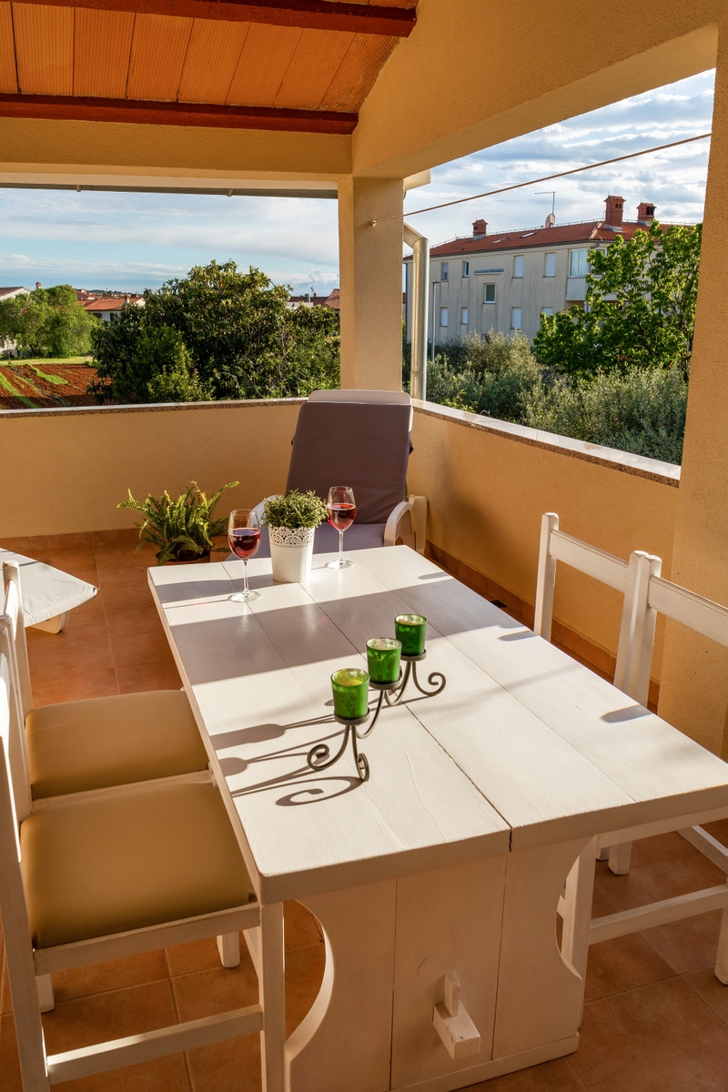 One bedroom apartment with terrace Valbandon, Fažana  A-c