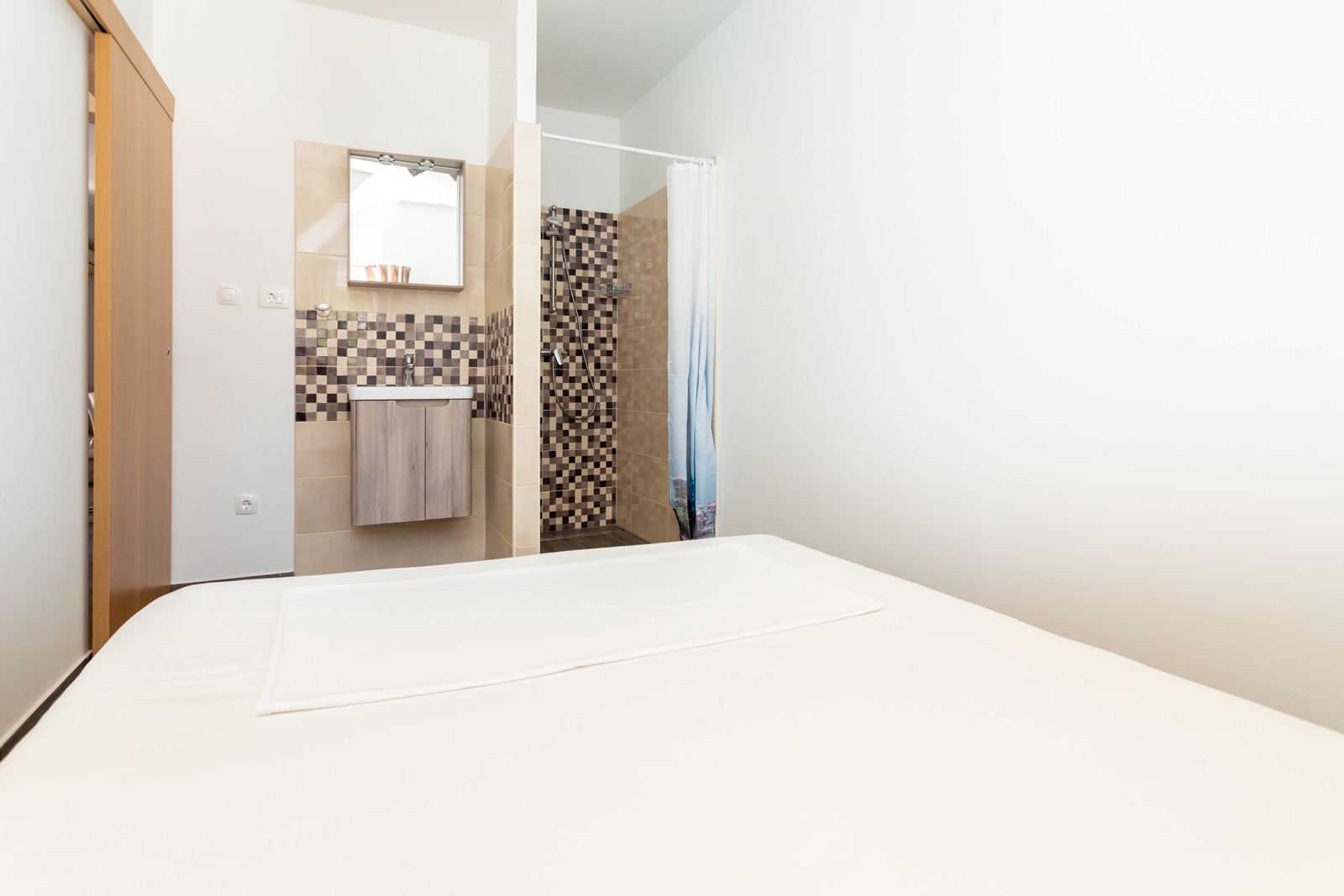 Three bedroom apartment with terrace and sea view Soline, Krk  A-a