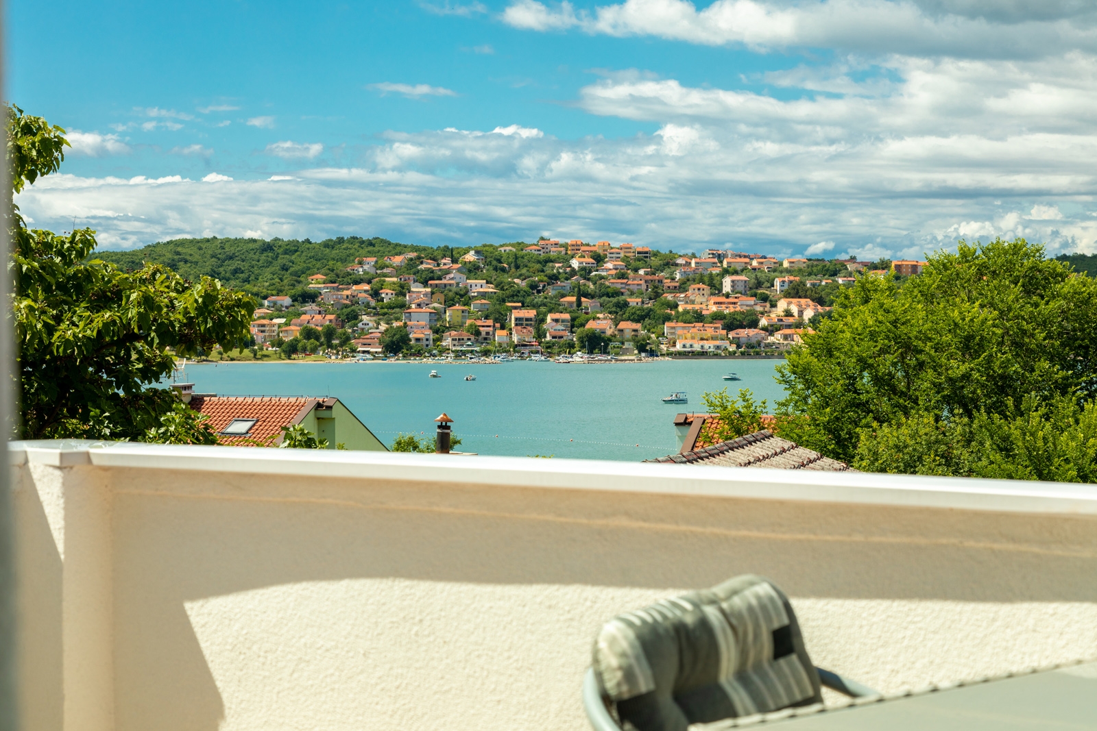 Three bedroom apartment with terrace and sea view Soline, Krk  A-a