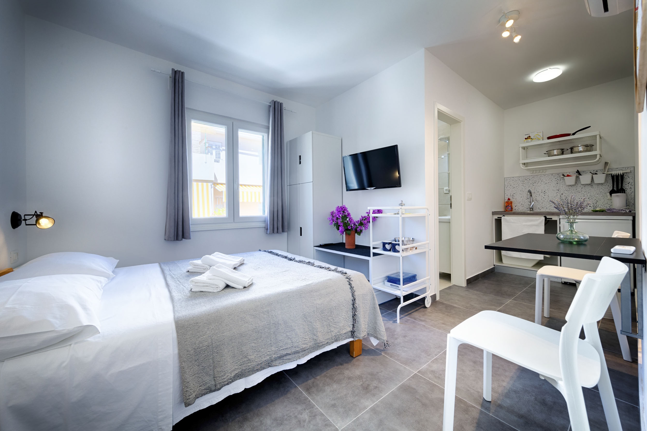 Room with air-conditioning Komiža, Vis (S-9722-a)