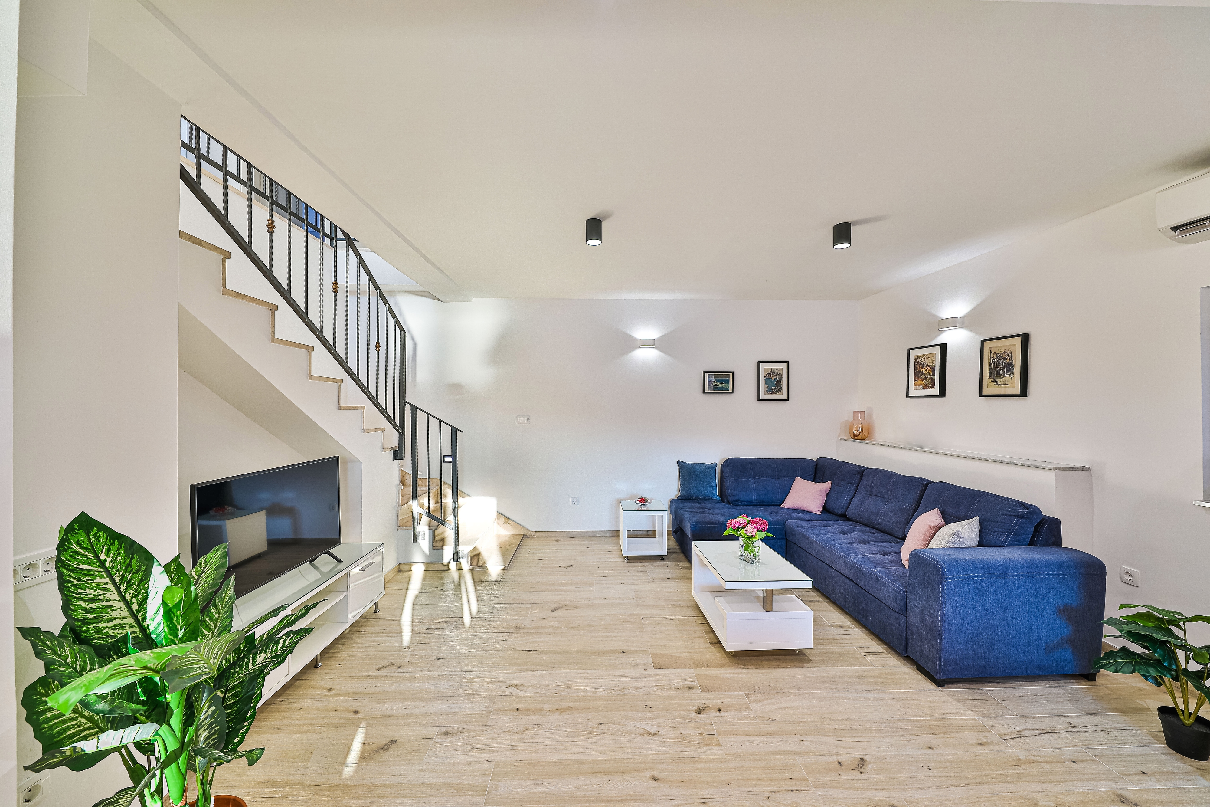 Four-bedroom apartment near beach Ražanj, Rogoznica (A-9723-a) Four-bedroom apartment near beach Ražanj, Rogoznica (A-9723-a)