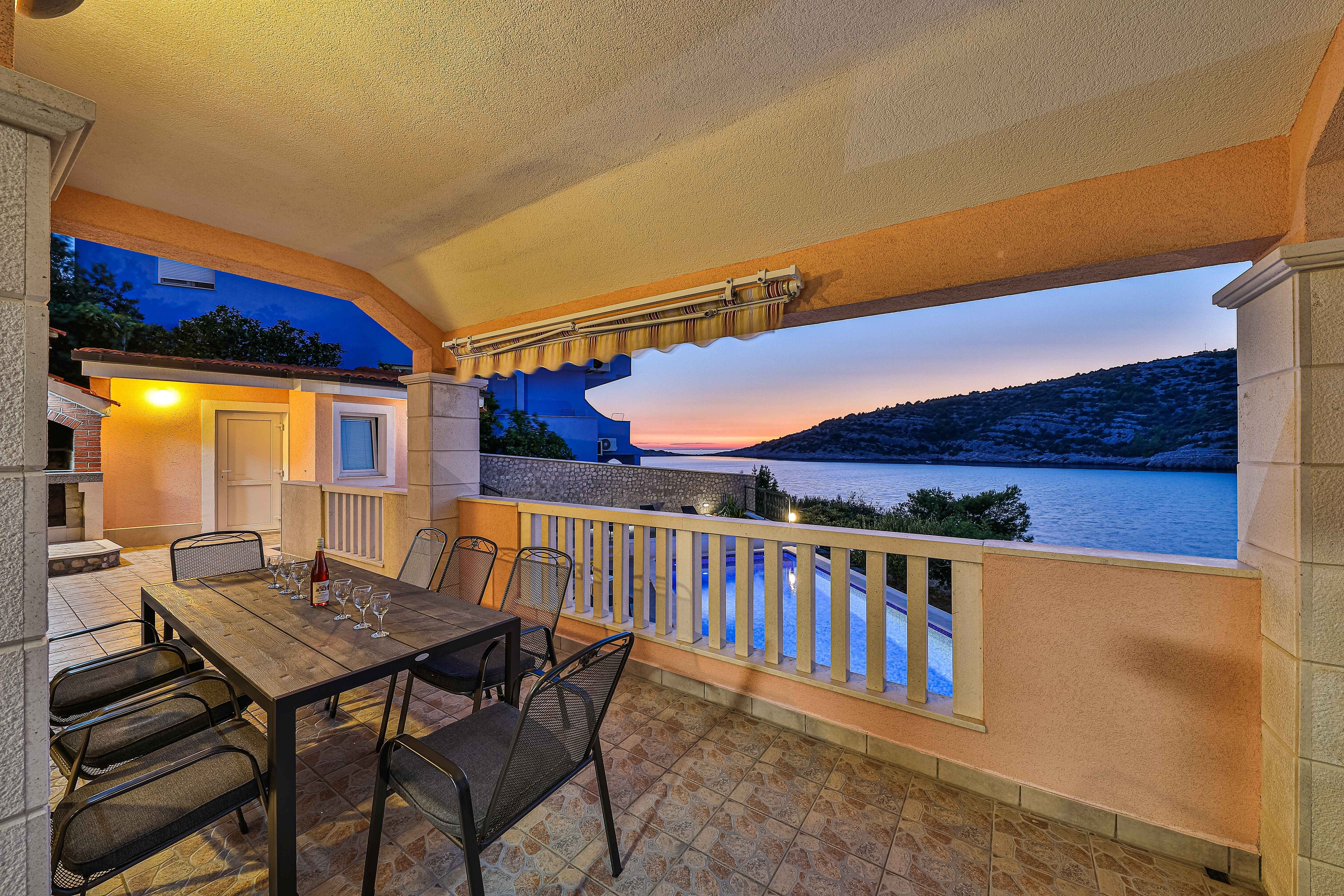 Four bedroom apartment near beach Ražanj, Rogoznica  A-a