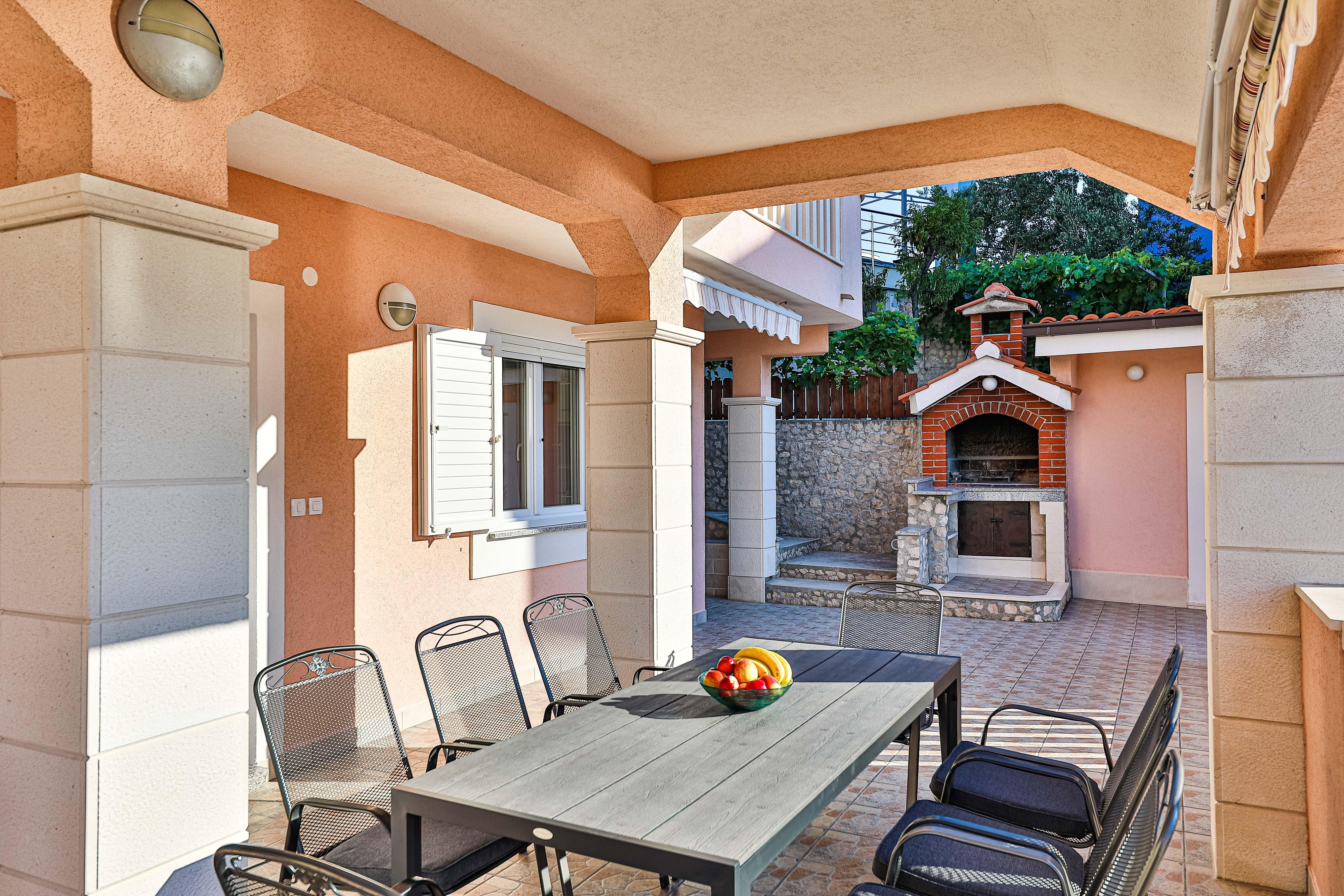 Four bedroom apartment near beach Ražanj, Rogoznica  A-a