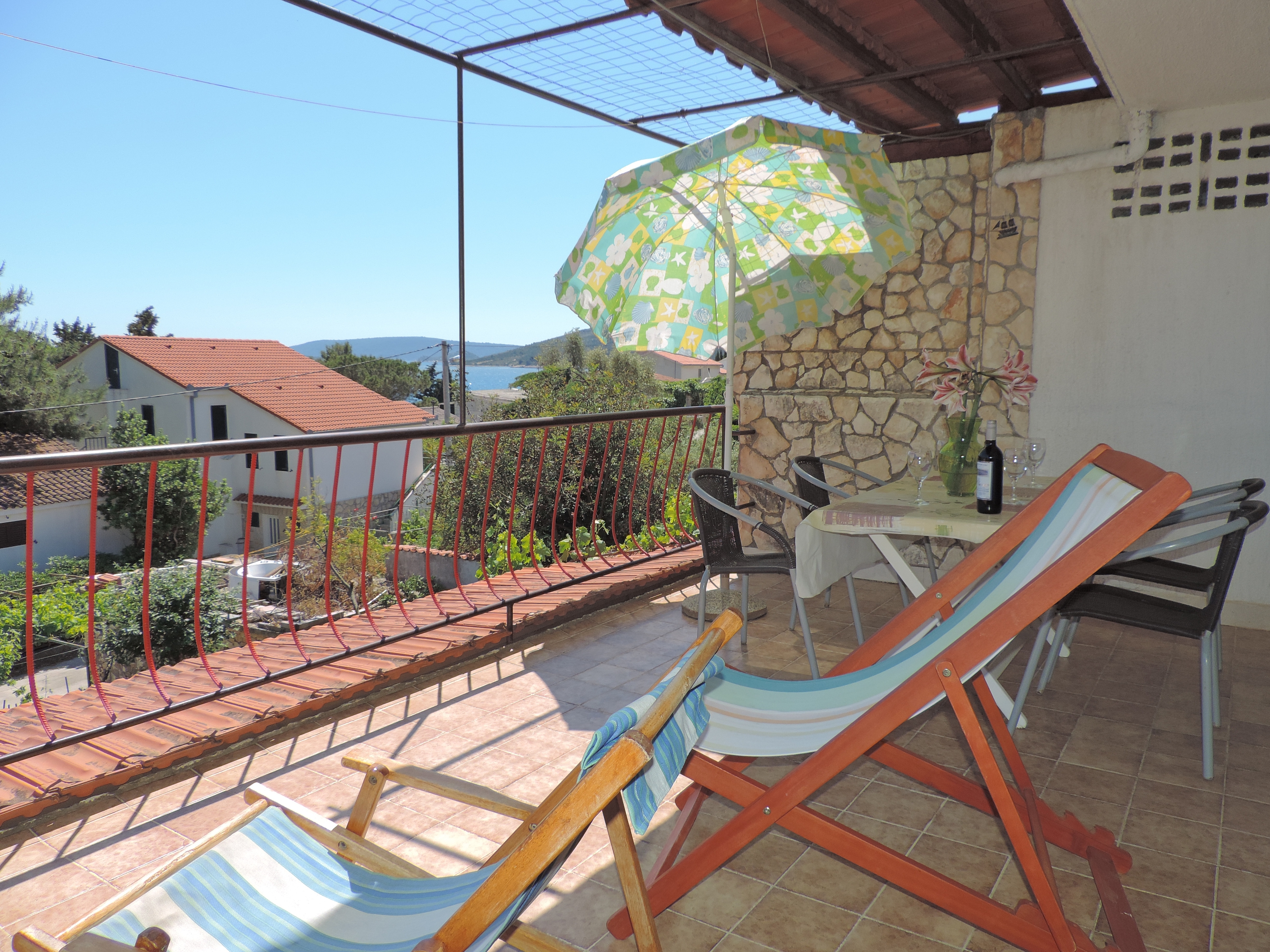 Two bedroom apartment with terrace and sea view Seget Vranjica, Trogir (A-975-a) Two bedroom apartment with terrace and sea view Seget Vranjica, Trogir (A-975-a)