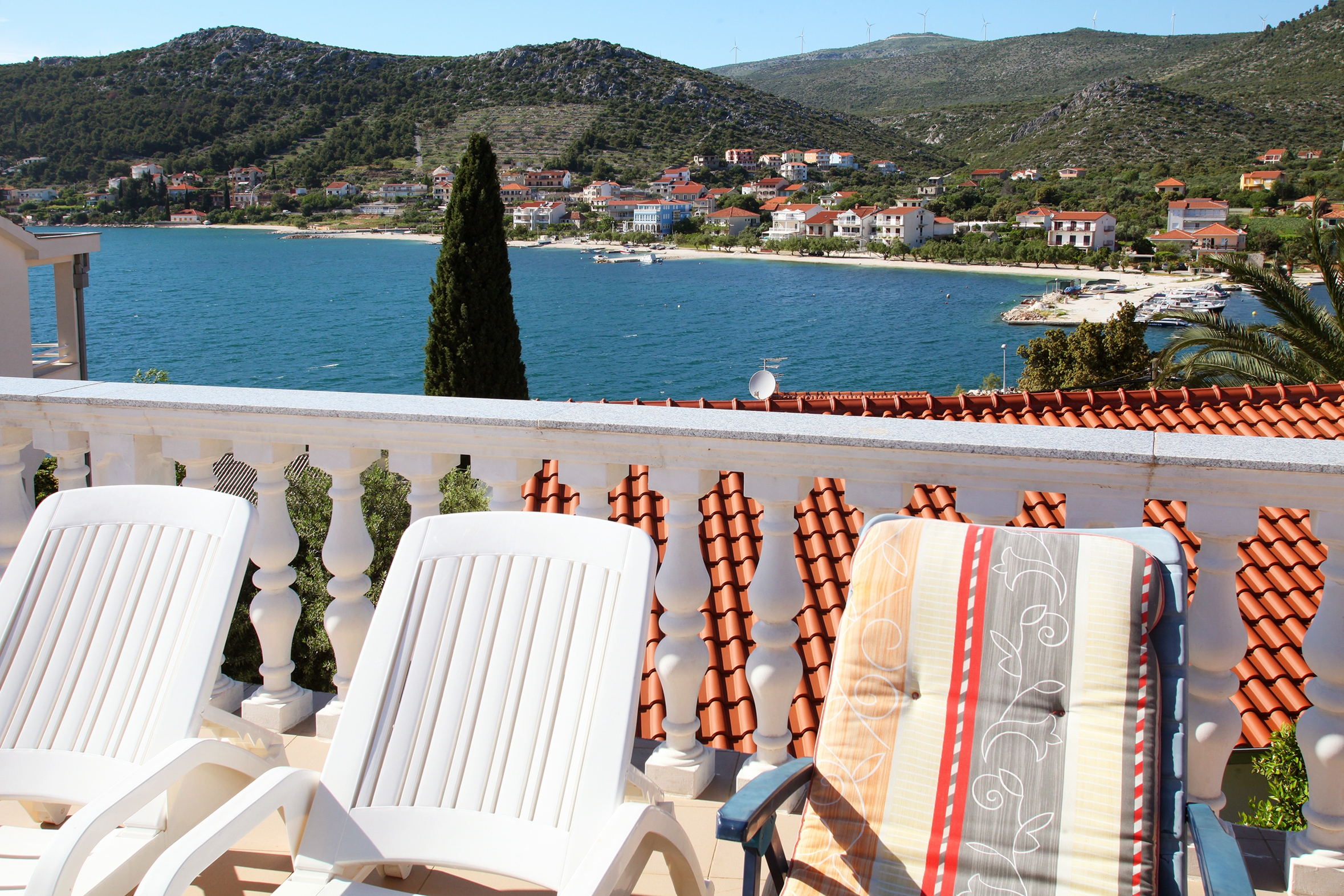 Two bedroom apartment with terrace and sea view Seget Vranjica, Trogir  A-a